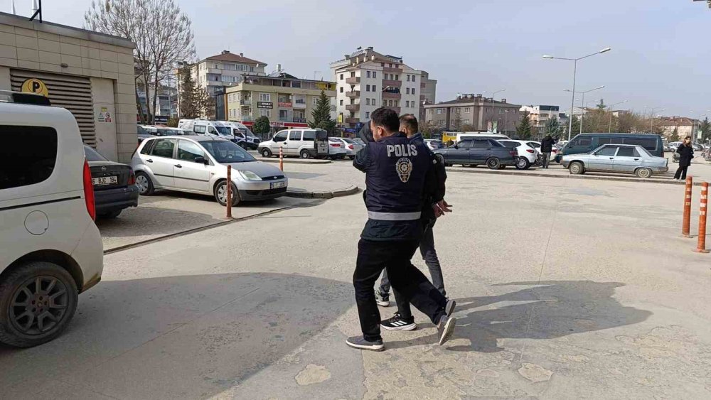 Genci Alıkoyarak Annesinden Para İsteyen 3 Şüpheli Yakalandı