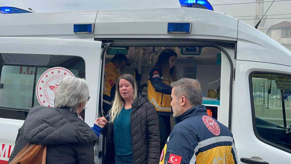 Oto Aksesuar Dükkanında Çıkan Yangın Başka Bir İş Yerine Sıçradı