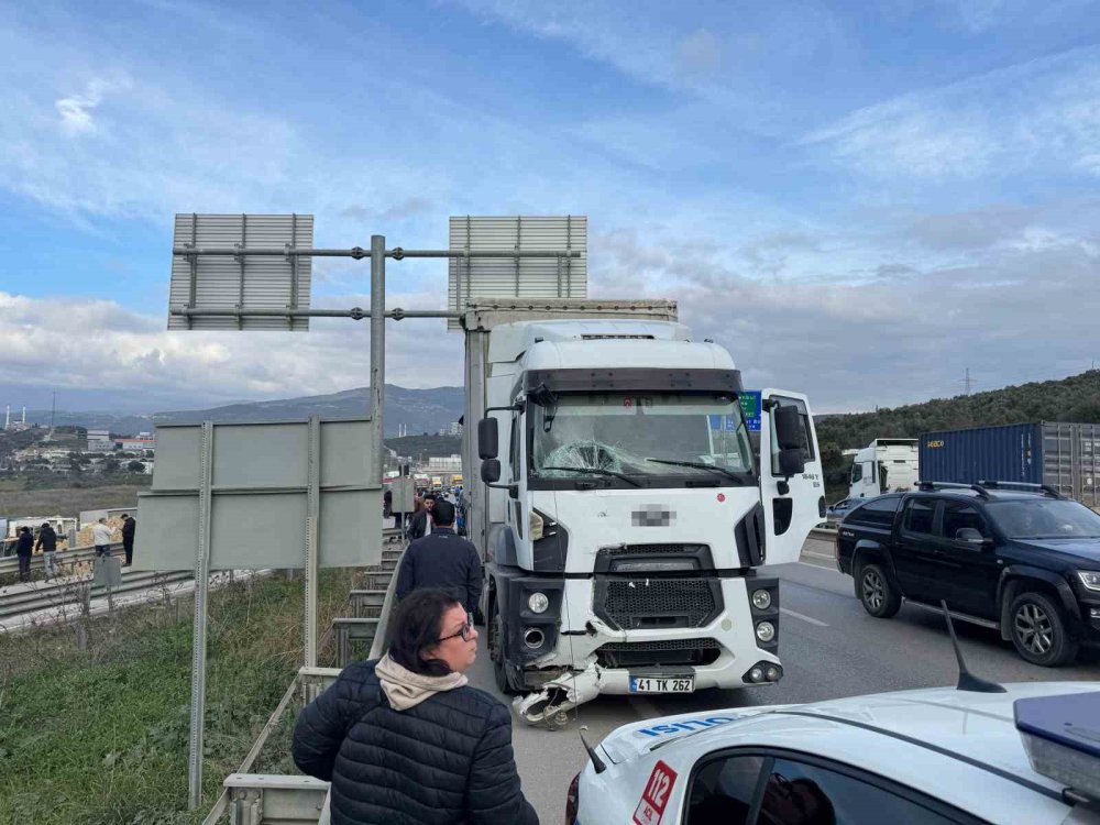 9 Kişinin Yaralandığı Kazada Tır Şoförü Gözaltına Alındı