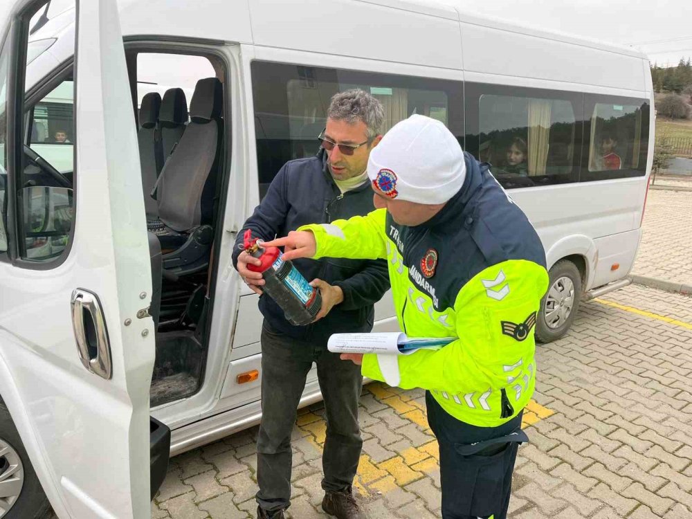 Jandarma Okul Servis Araçlarını Denetledi