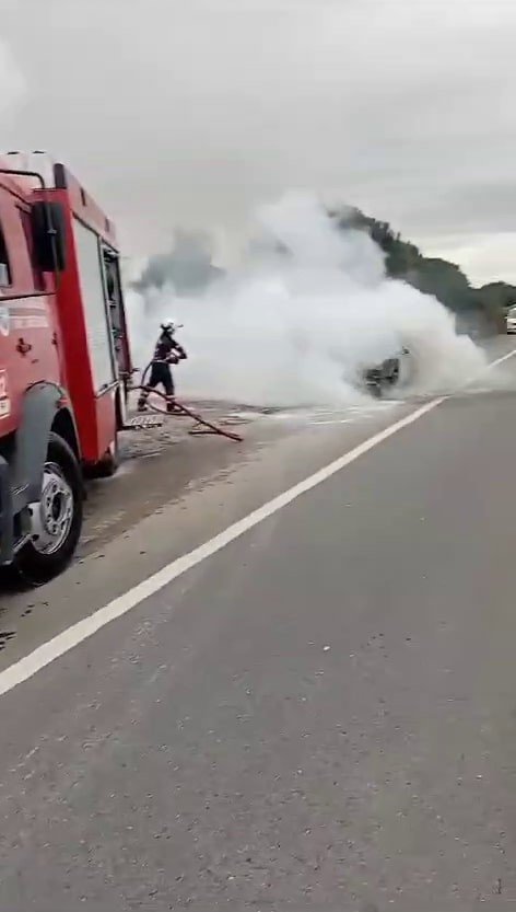 Seyir Halindeki Otomobil Alev Alev Yandı