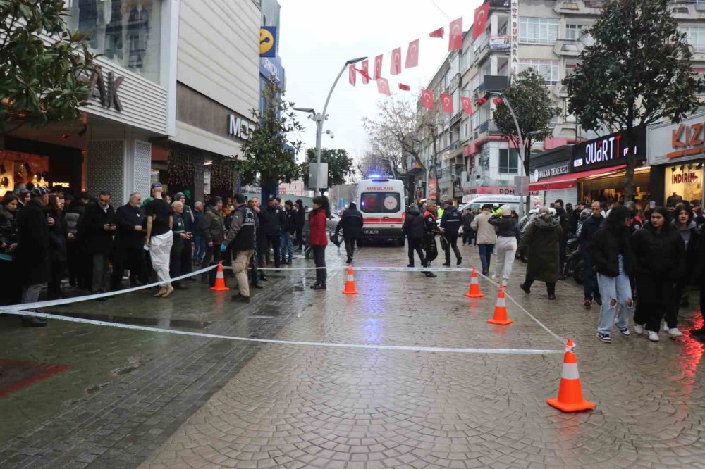 ’kalp Krizi’ Geçiren Cansız Mankeni Görünce Hayrete Düştüler