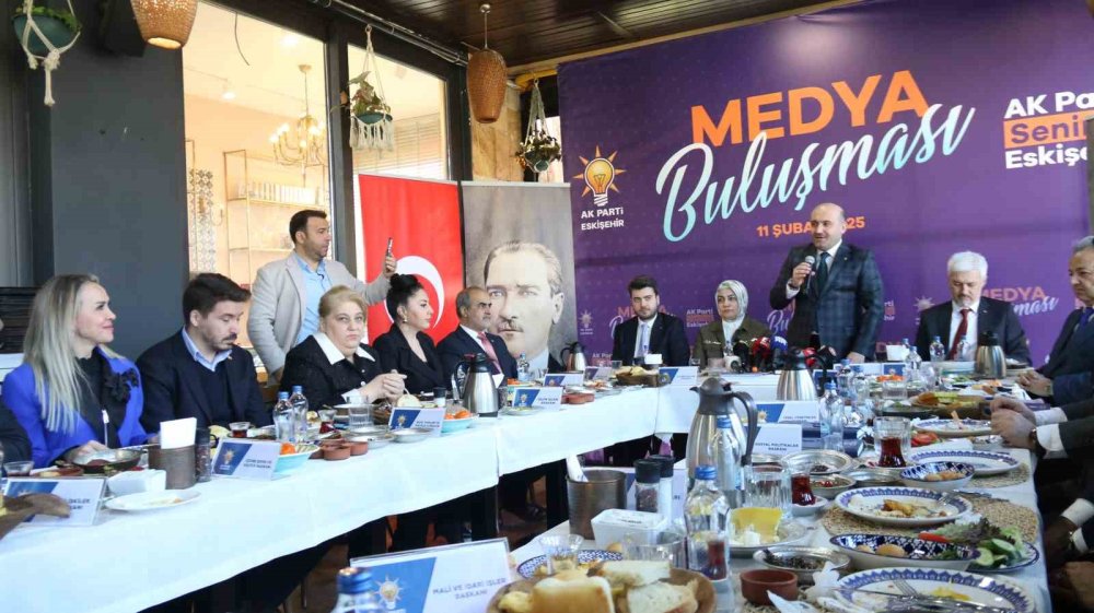 Ak Parti İl Başkanından  Belediye Başkanının Eleştirilerine Cevap