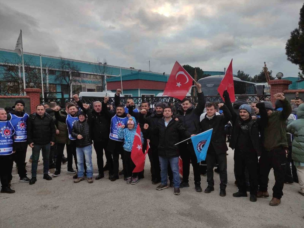 Karbosan Sendikalandı, İşçi Çiftetelli İle Kutladı