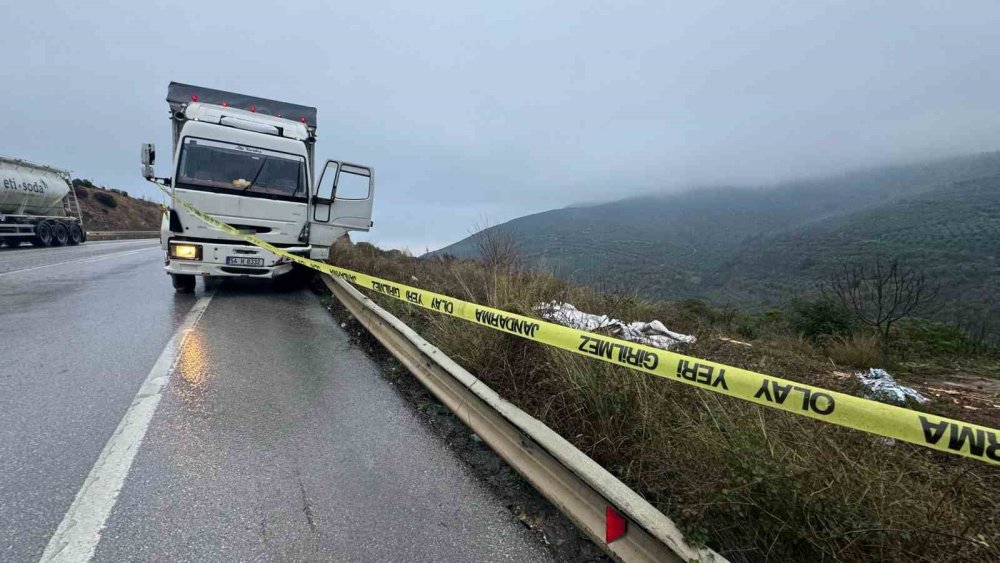 Uçurumdan Uçtuğunu Zanneden Sürücü Araçtan Atladı