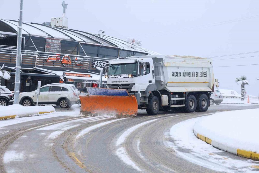 Kar Sebebi İle Kapanan 34 Grup Yolu Ulaşıma Açıldı