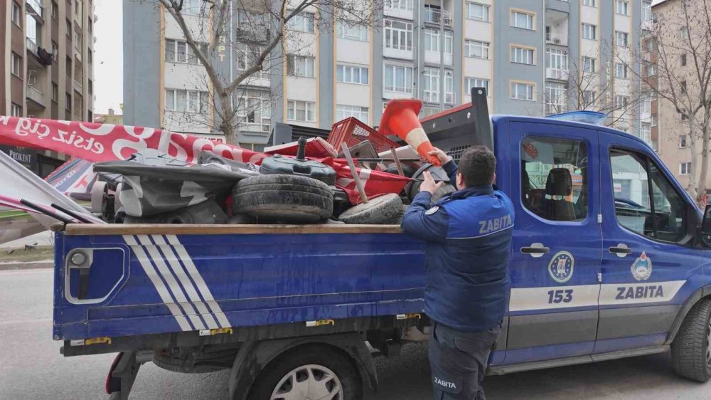 Zabıtadan Kaldırım İşgalcilerine Sıkı Denetim