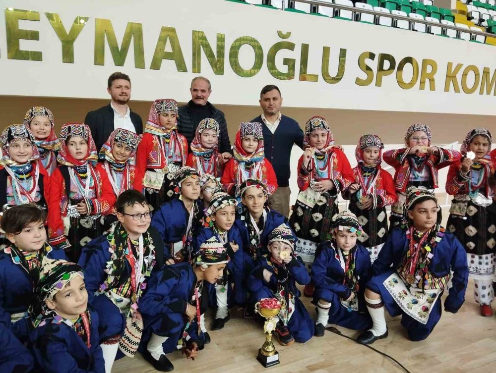 Minik Folklorcular, Birinci Oldu