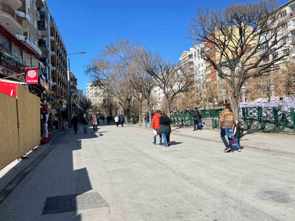 Güneşli Havanın Etkisiyle Vatandaşlar Yoğunluk Oluşturdu