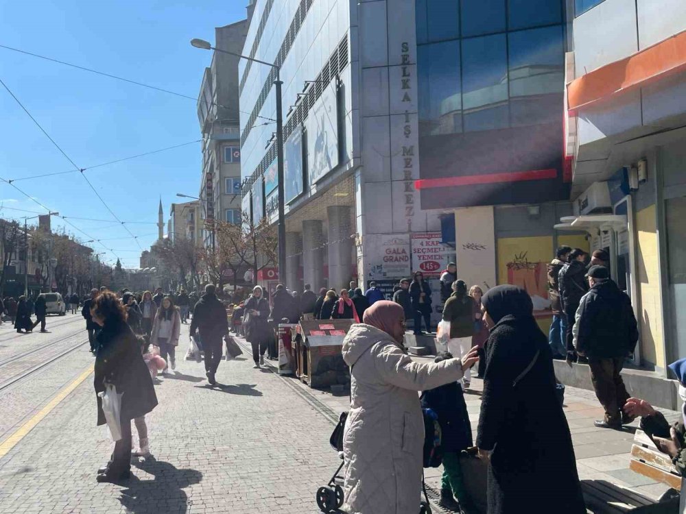 Güneşli Havanın Etkisiyle Vatandaşlar Yoğunluk Oluşturdu