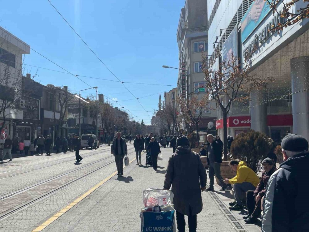 Güneşli Havanın Etkisiyle Vatandaşlar Yoğunluk Oluşturdu