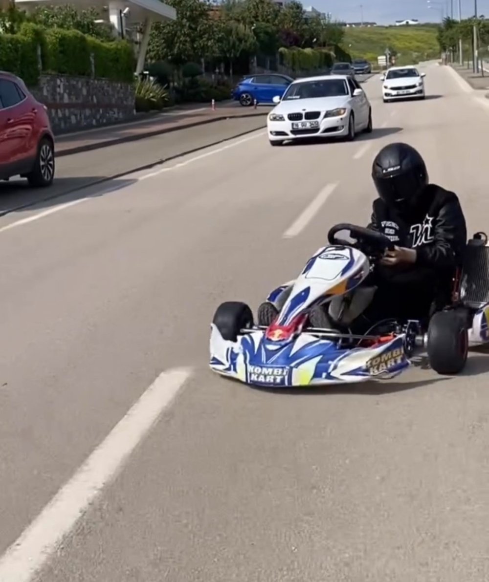 Go Kart Sürücüsü Trafiğe Çıkıp Drift Attı