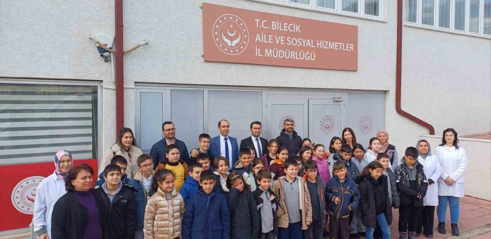 İlkokul Öğrencileri Aile Ve Sosyal Hizmetleri İl Müdürlüğünü Ziyaret Etti