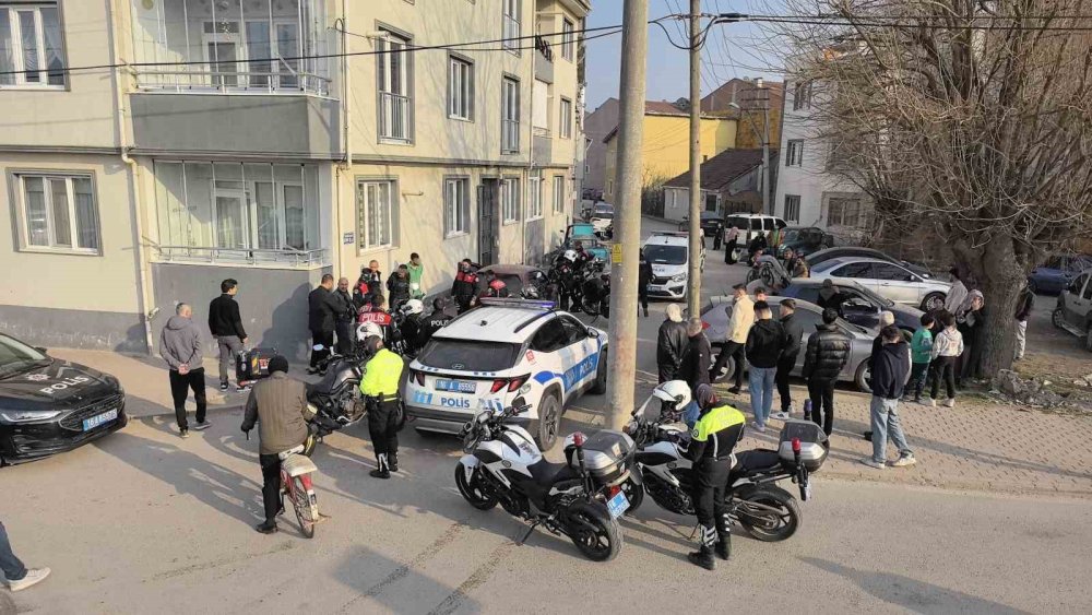 Polisin ’dur’ İhtarından Kaçan Otomobil, Uyuşturucu Yuvası Çıktı