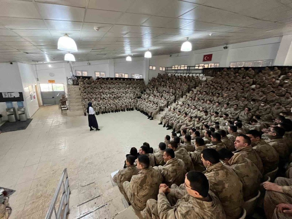 Askerlere Bağımlılıkla Mücadele Eğitimi Verildi