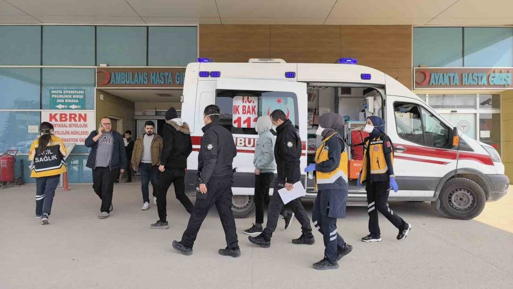 Başkasına Ait Kimlikle Tedavi Olmak İsteyen Tüberküloz Hastası 2 Göçmen Polisi Alarma Geçirdi