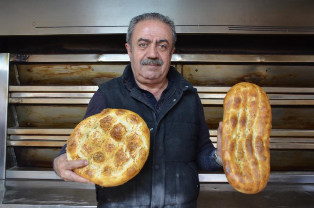 yarim-asirdir-ramazan-pidesi-yapiyor.jpg