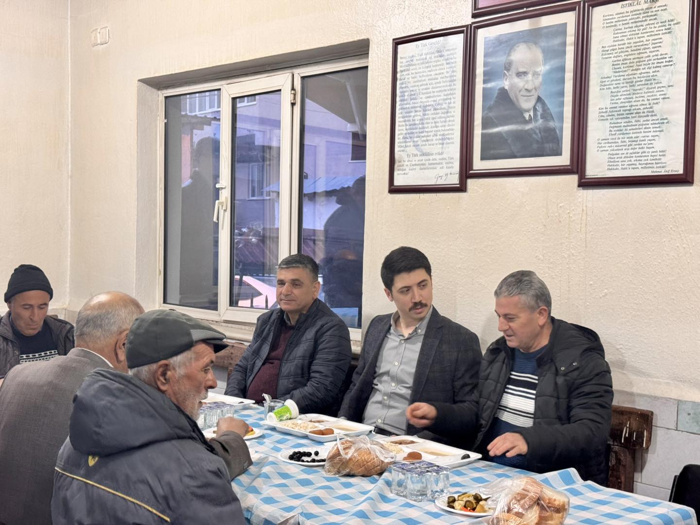 kaymakam-kahraman-iftar-programina-katildi-3.jpg