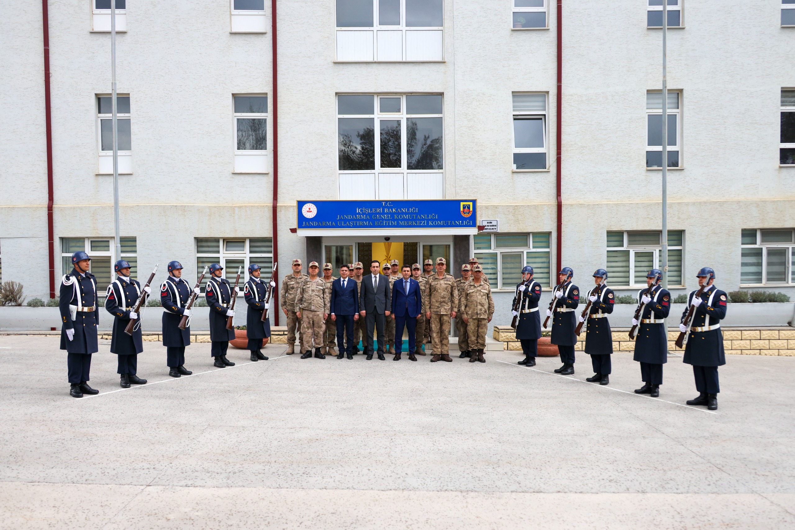 sogut-jandarma-en-iyi-surucu-egitim-merkezi-olma-yolunda4.jpg