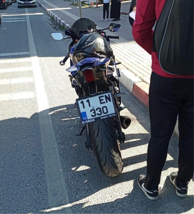 motosikletin-carptigi-yaya-hayatini-kaybetti2.jpg